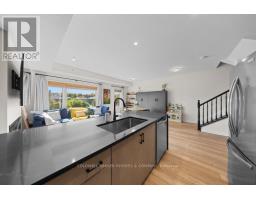704 Mishi Private, Ottawa, ON K1K5C5 Photo 13