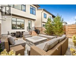 228 33 Avenue NE - photo 40