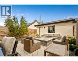 228 33 Avenue NE - photo 42