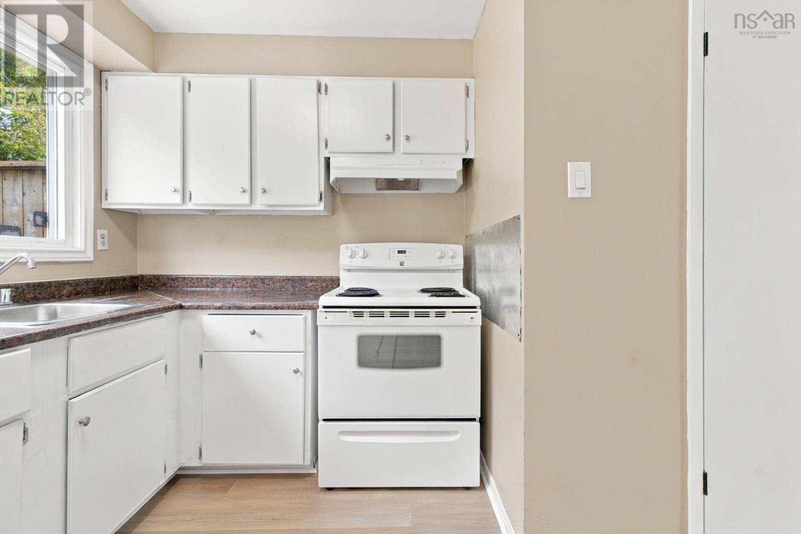 38 Regal Road - 14
