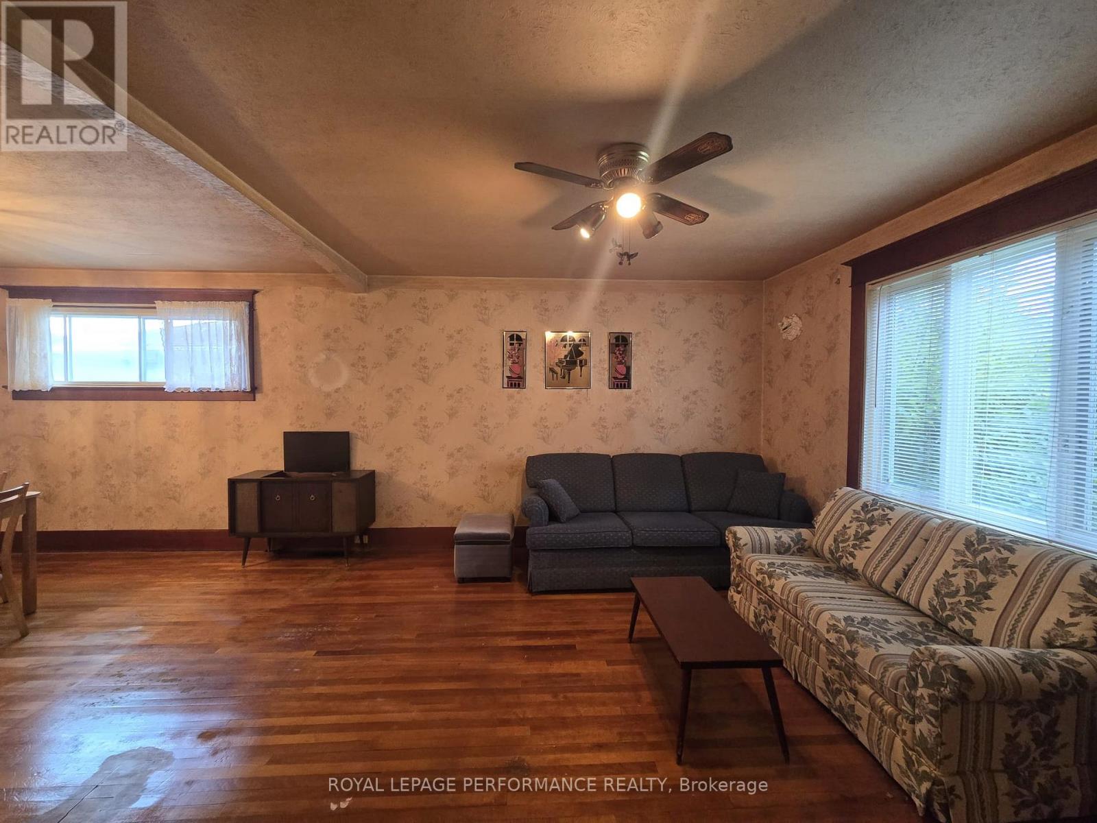 436 FOURTH STREET E - Image 21