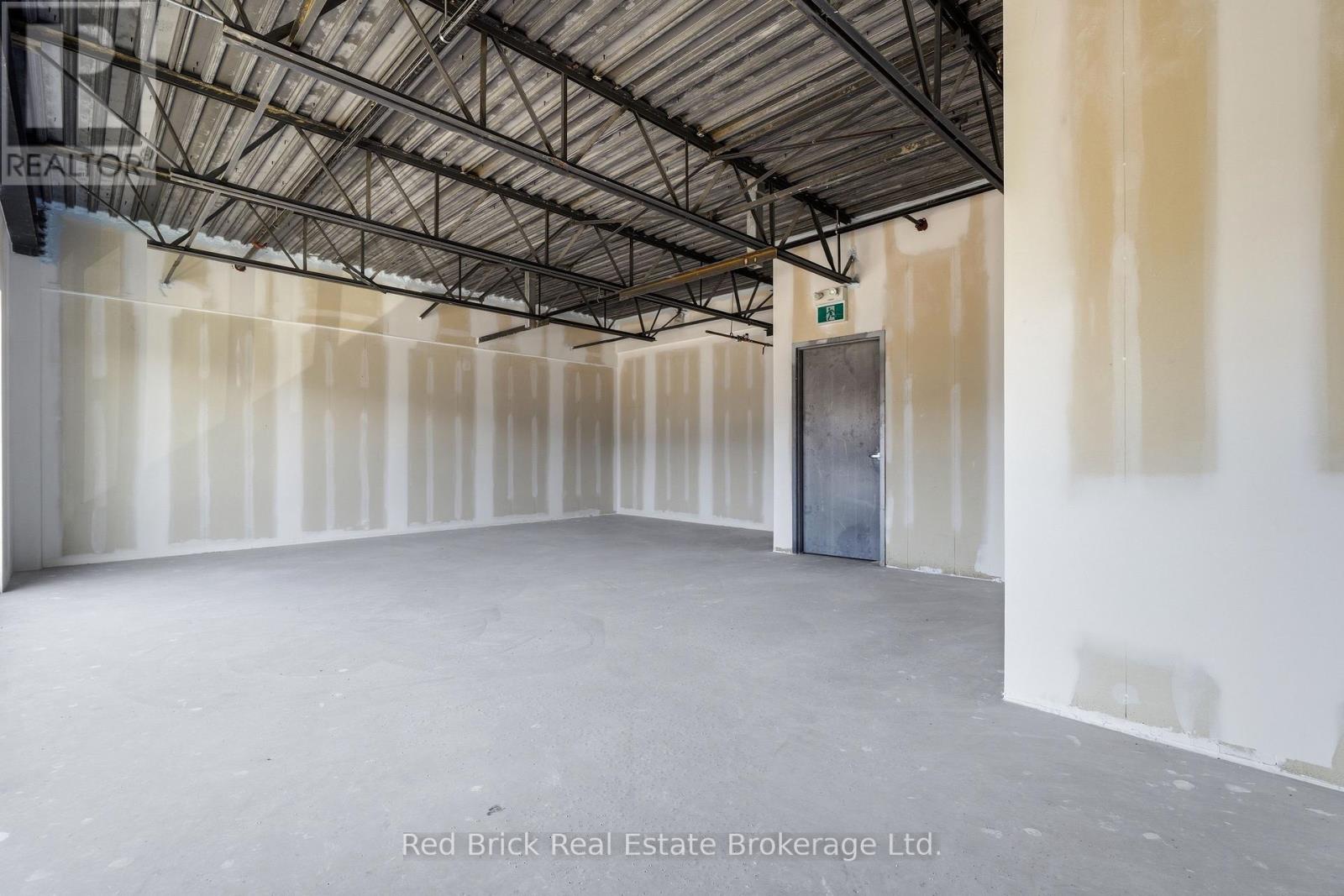 587 Hanlon Creek Boulevard — photo 17