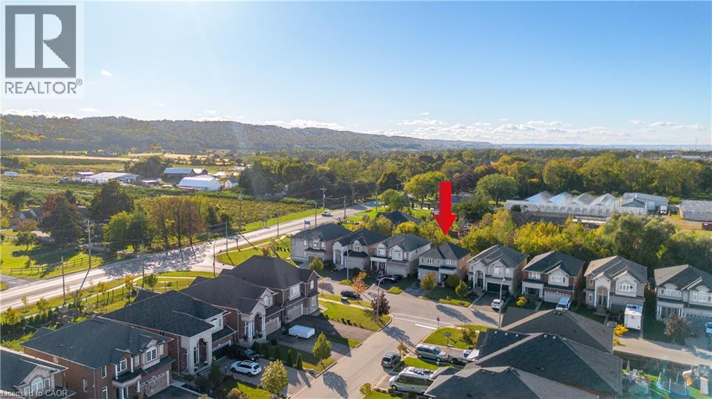 7 LAMPMAN Drive - Image 33