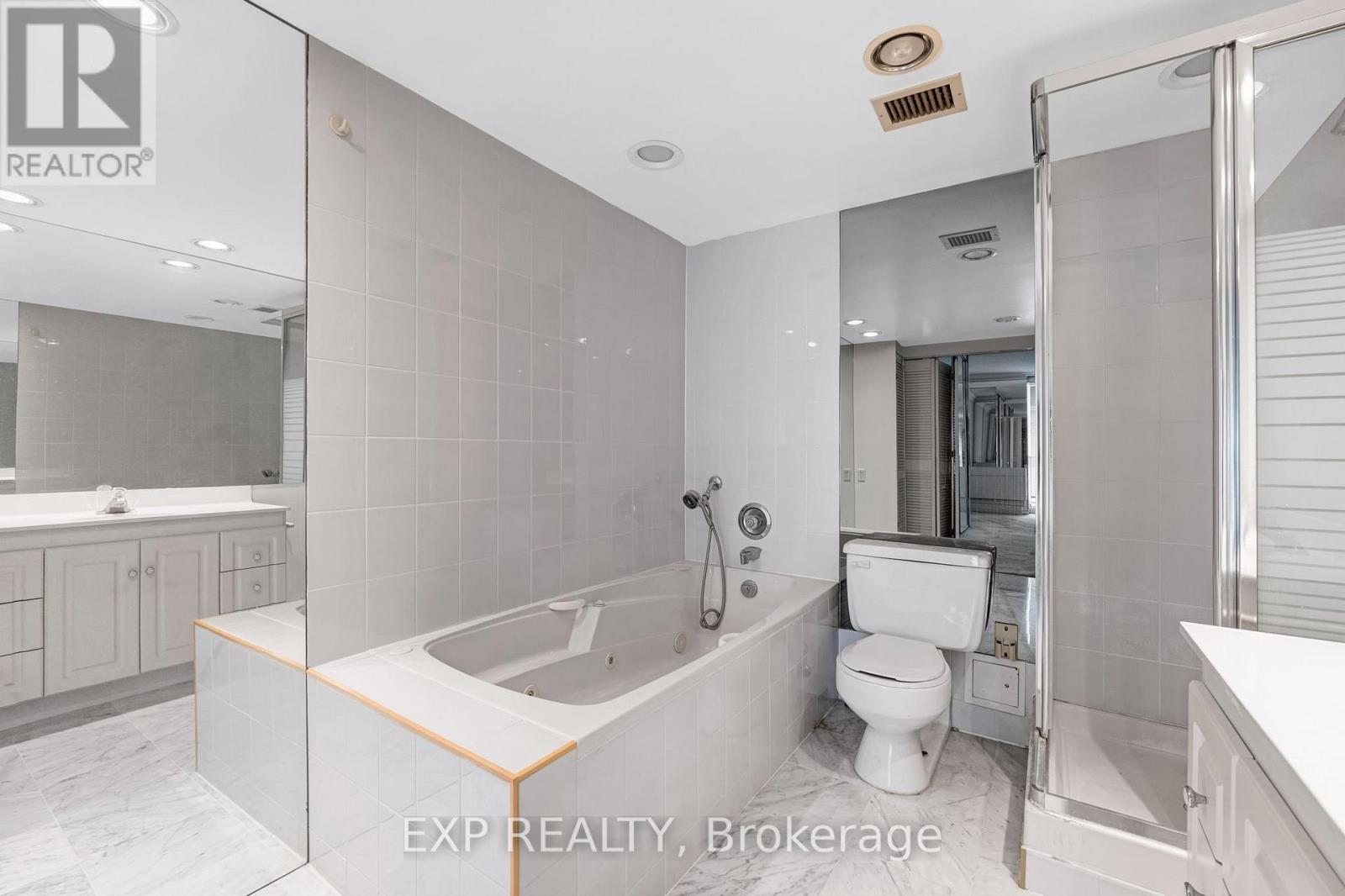 1420- 33 Harbour Square, Toronto, ON photo 27