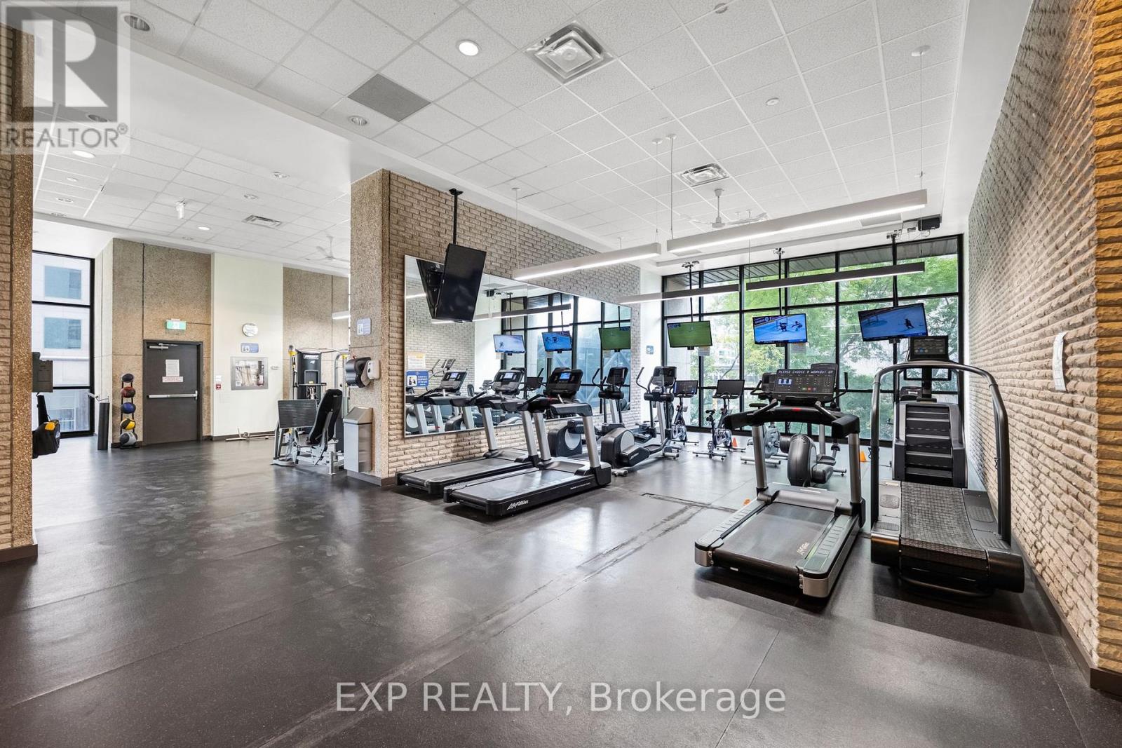 1420- 33 Harbour Square, Toronto, ON photo 32