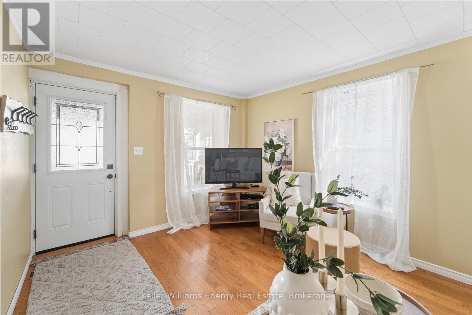 325 BALL STREET - 6