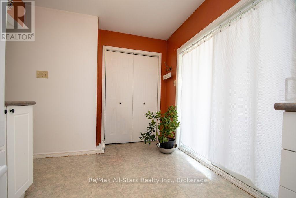 41 CEDARTREE LANE - 14