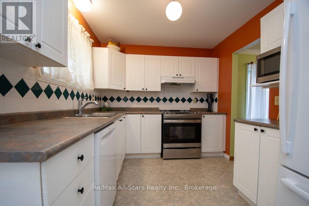 41 CEDARTREE LANE - 17