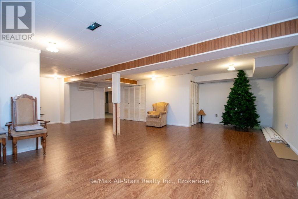 41 CEDARTREE LANE - 30