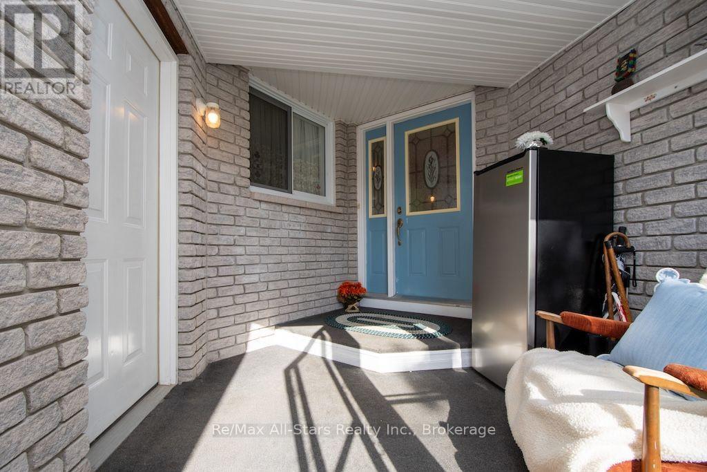 41 CEDARTREE LANE - 4