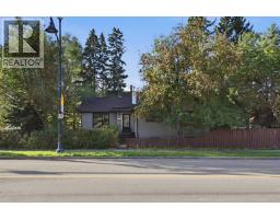 601 30 Avenue SW - photo 1