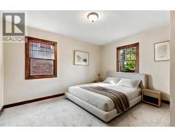 601 30 Avenue SW - photo 17