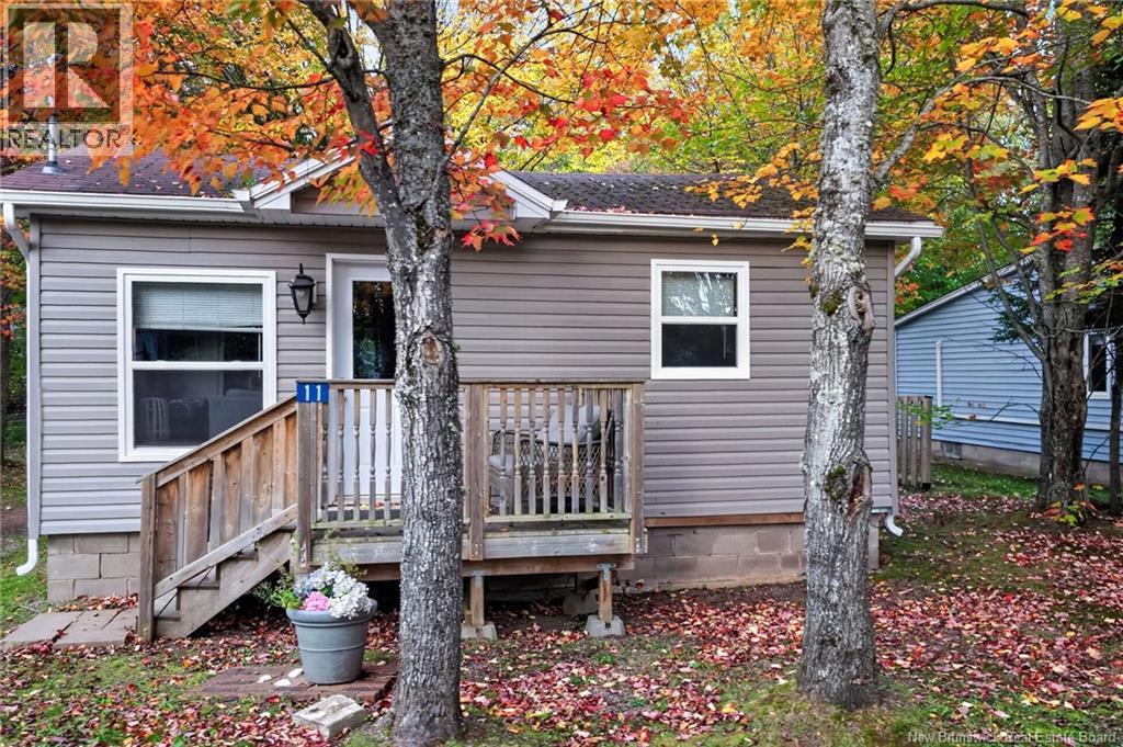 11 Redwood Avenue