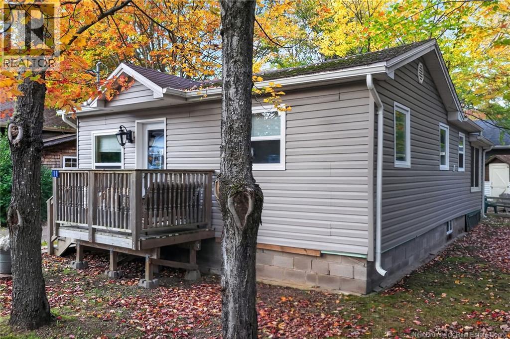 11 Redwood Avenue - 11