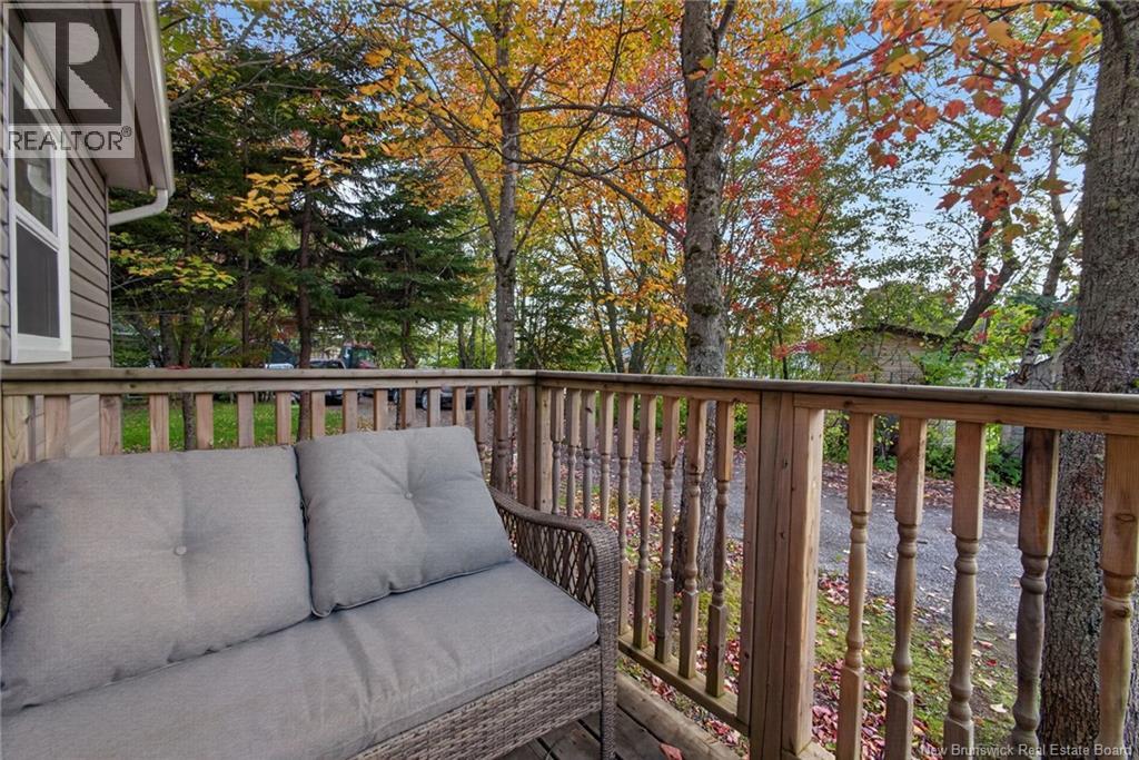 11 Redwood Avenue - 12