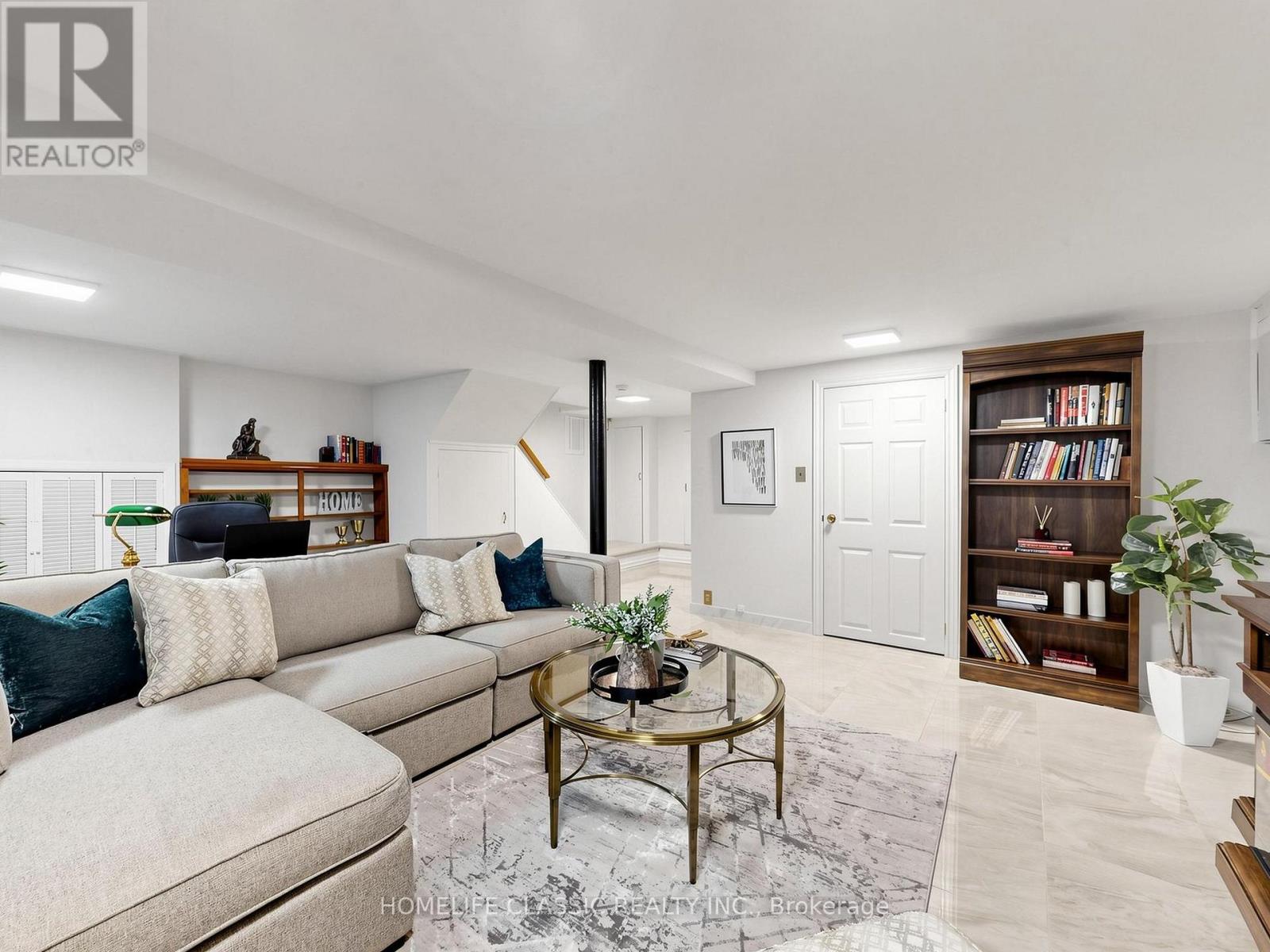 25 Dartmouth Crescent, Toronto, ON photo 37