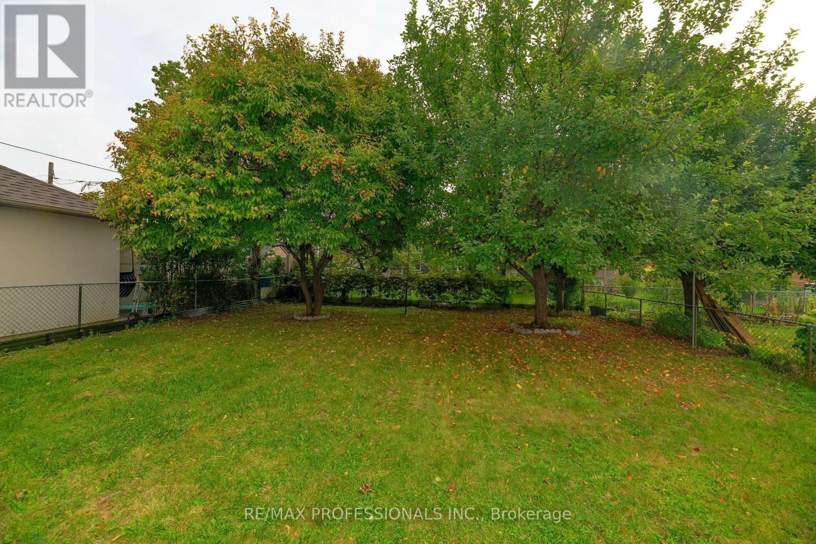 79 SILVERHILL DRIVE - 25
