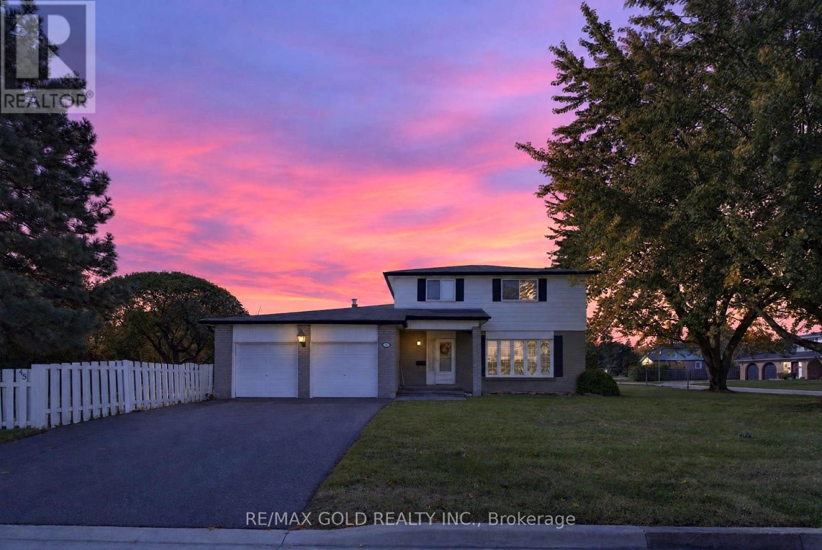 45 FIDELIA CRESCENT, Brampton (Southgate)