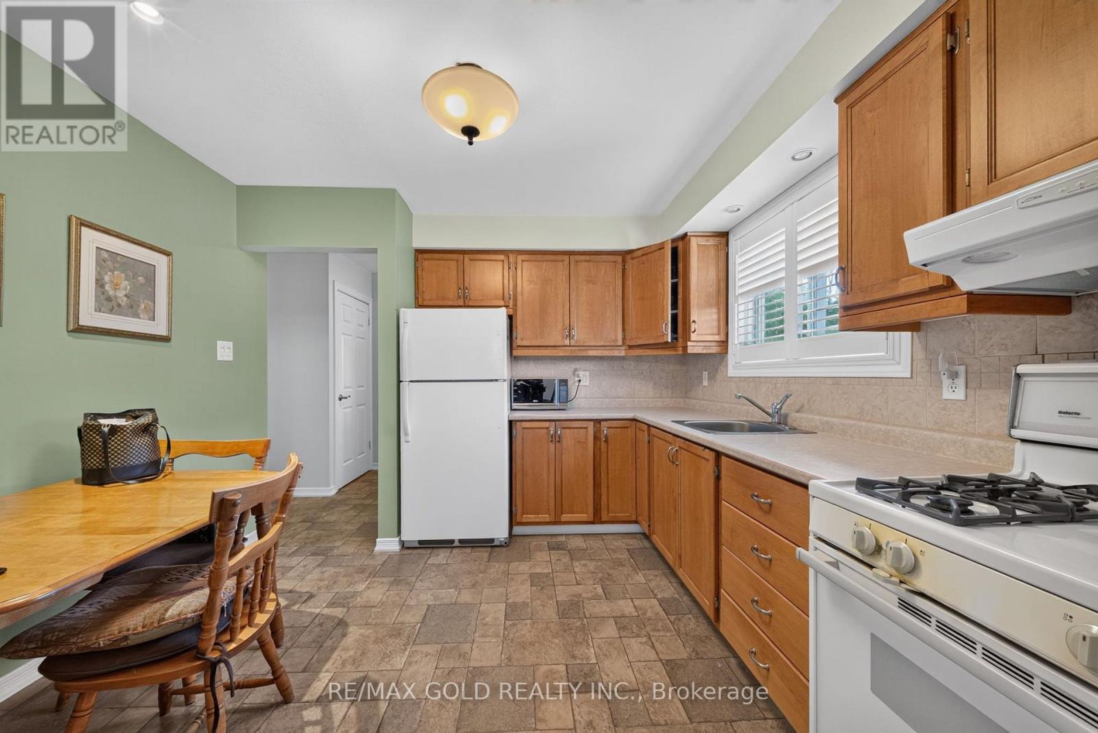 45 FIDELIA CRESCENT - 16