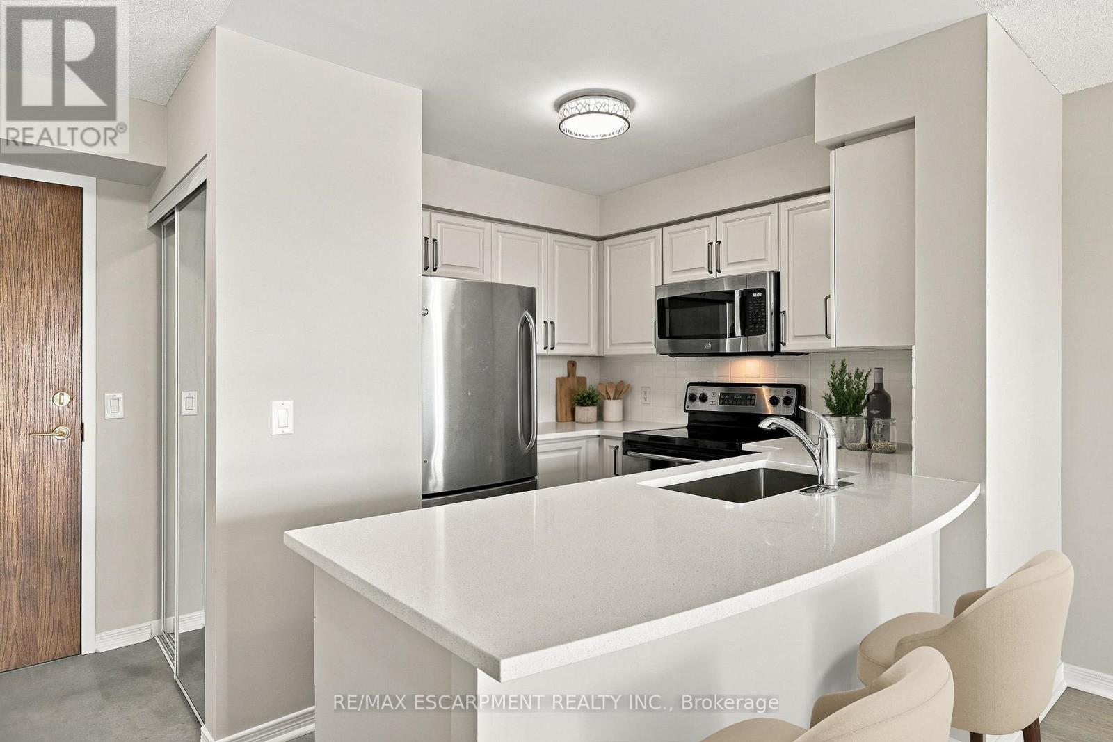 #405 4889 KIMBERMOUNT AVENUE - 7