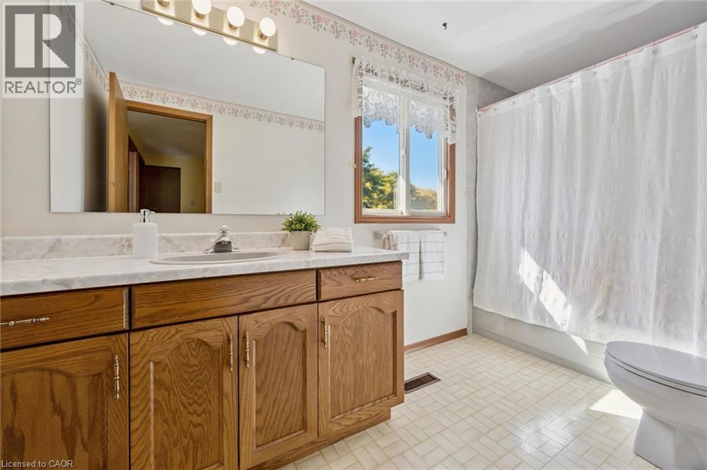 42 MITTON Place - 36