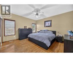Bedroom - 10 Vantage Crescent, Olds, AB T4H0A8 Photo 11