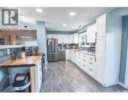 Living room - 2401 15th Avenue E, Prince Albert, SK S6V6H4 Photo 10