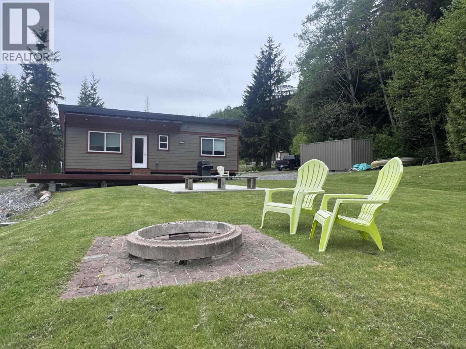 1440 WESTSIDE Road, Terrace