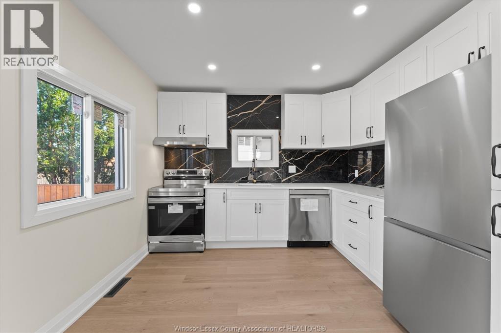 930 Elsmere - Image 13