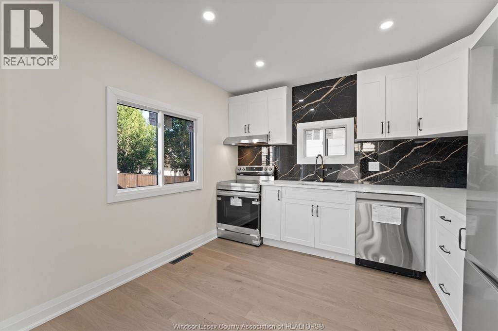 930 Elsmere - 14