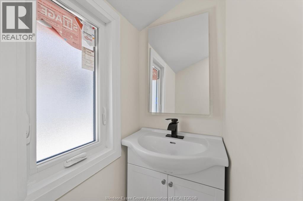 930 Elsmere - Image 21