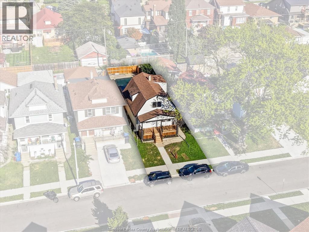 930 Elsmere - 4