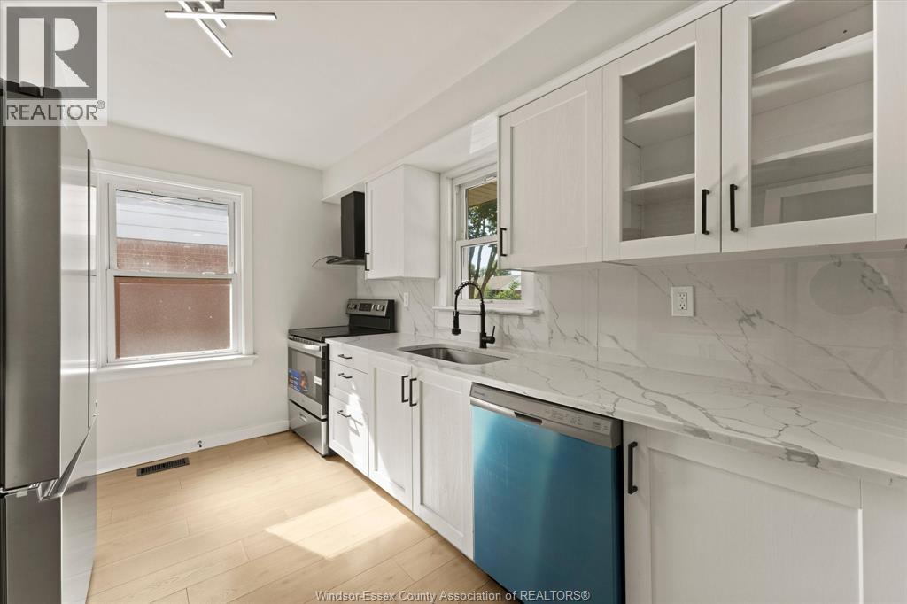 3859 BIRCH - 12