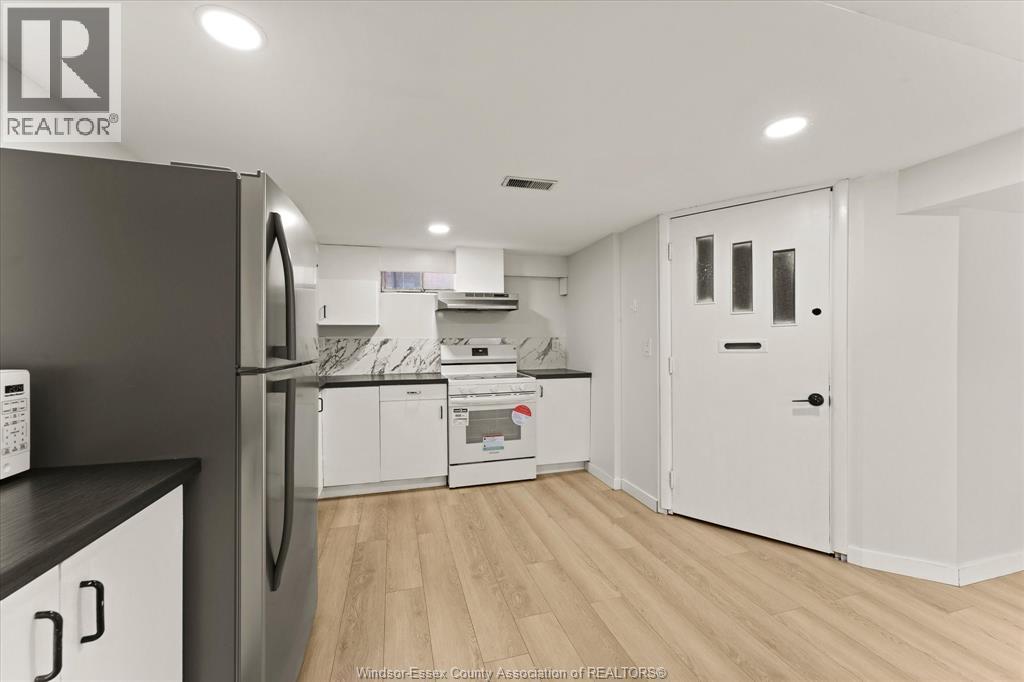 3859 BIRCH - Image 23