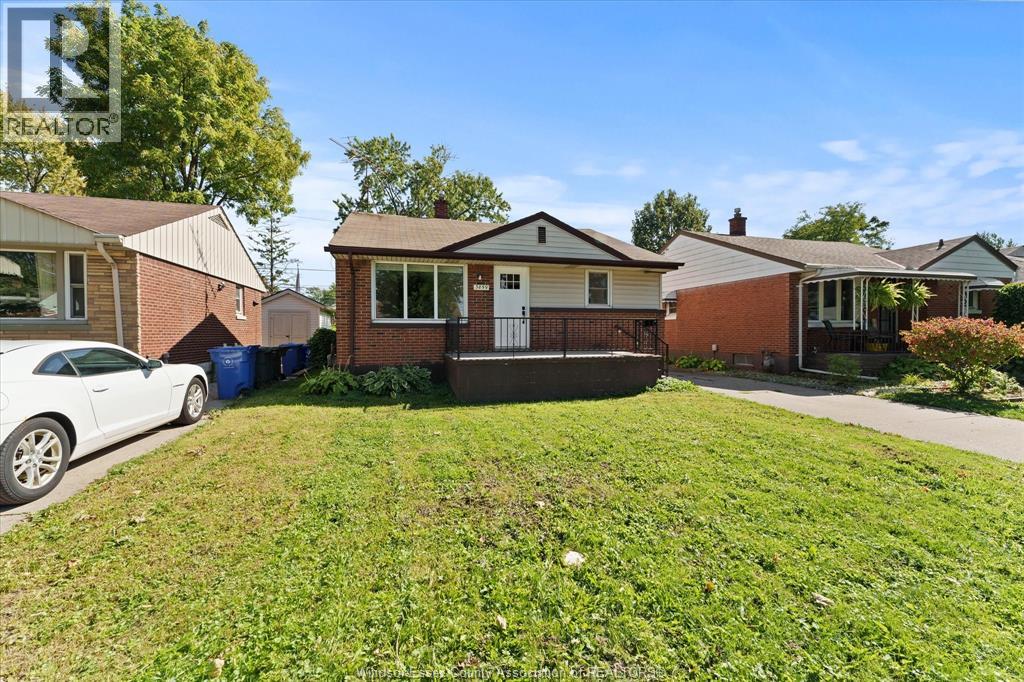 3859 BIRCH - 5