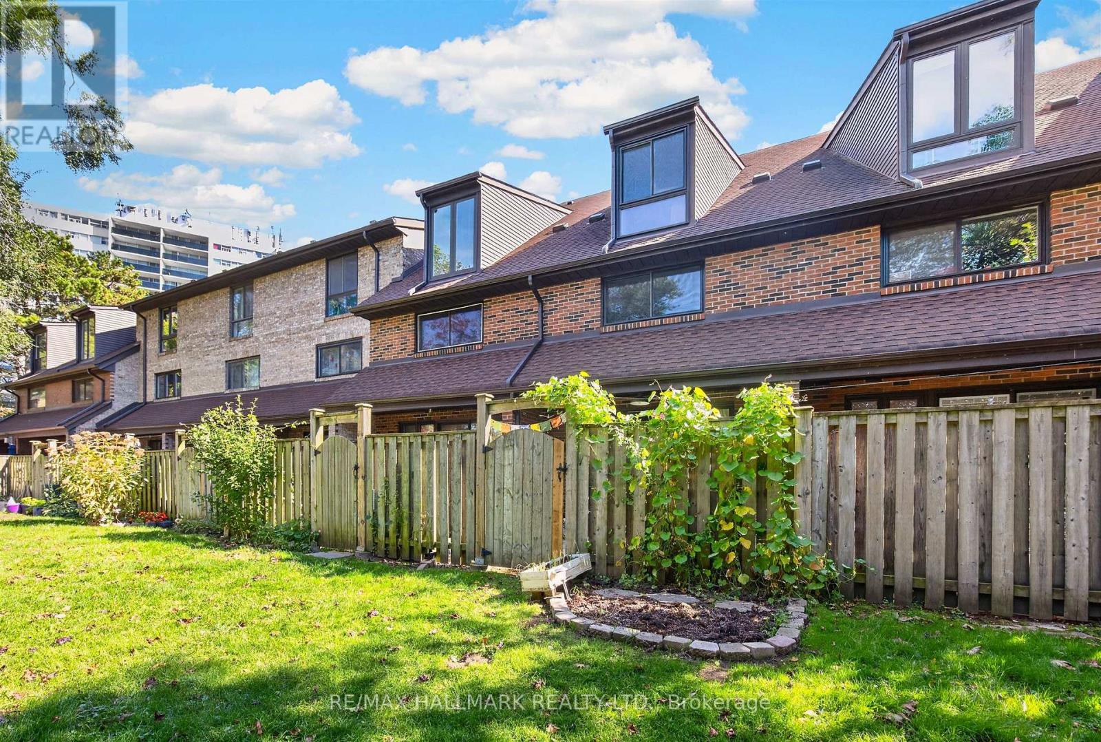 #15 30 LIVINGSTON ROAD - Image 28