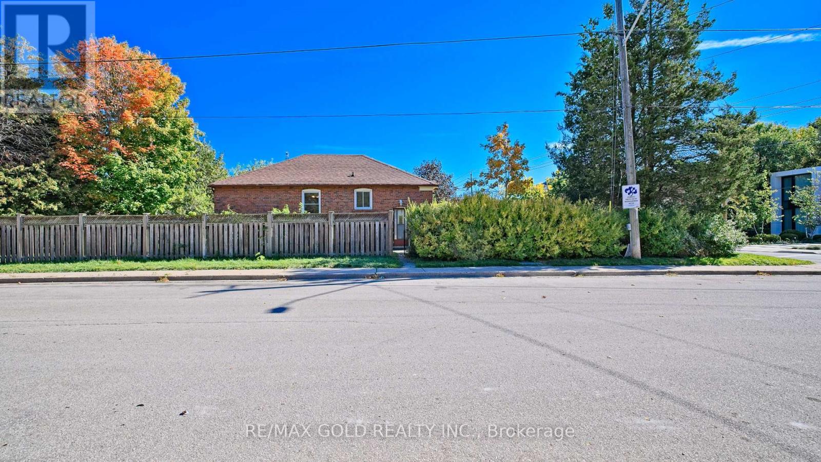 11 PINE AVENUE N - 5