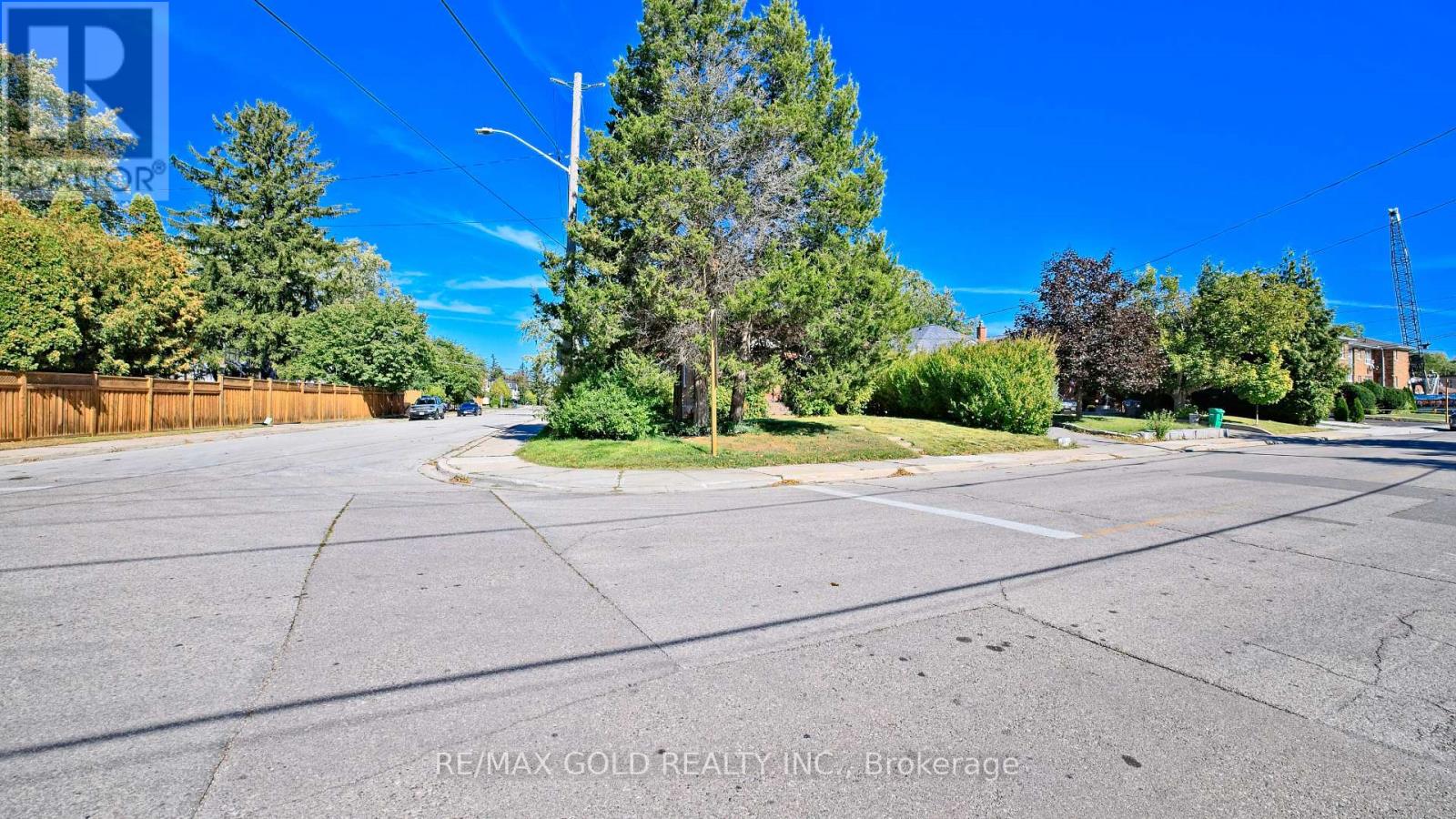 11 PINE AVENUE N - Image 31