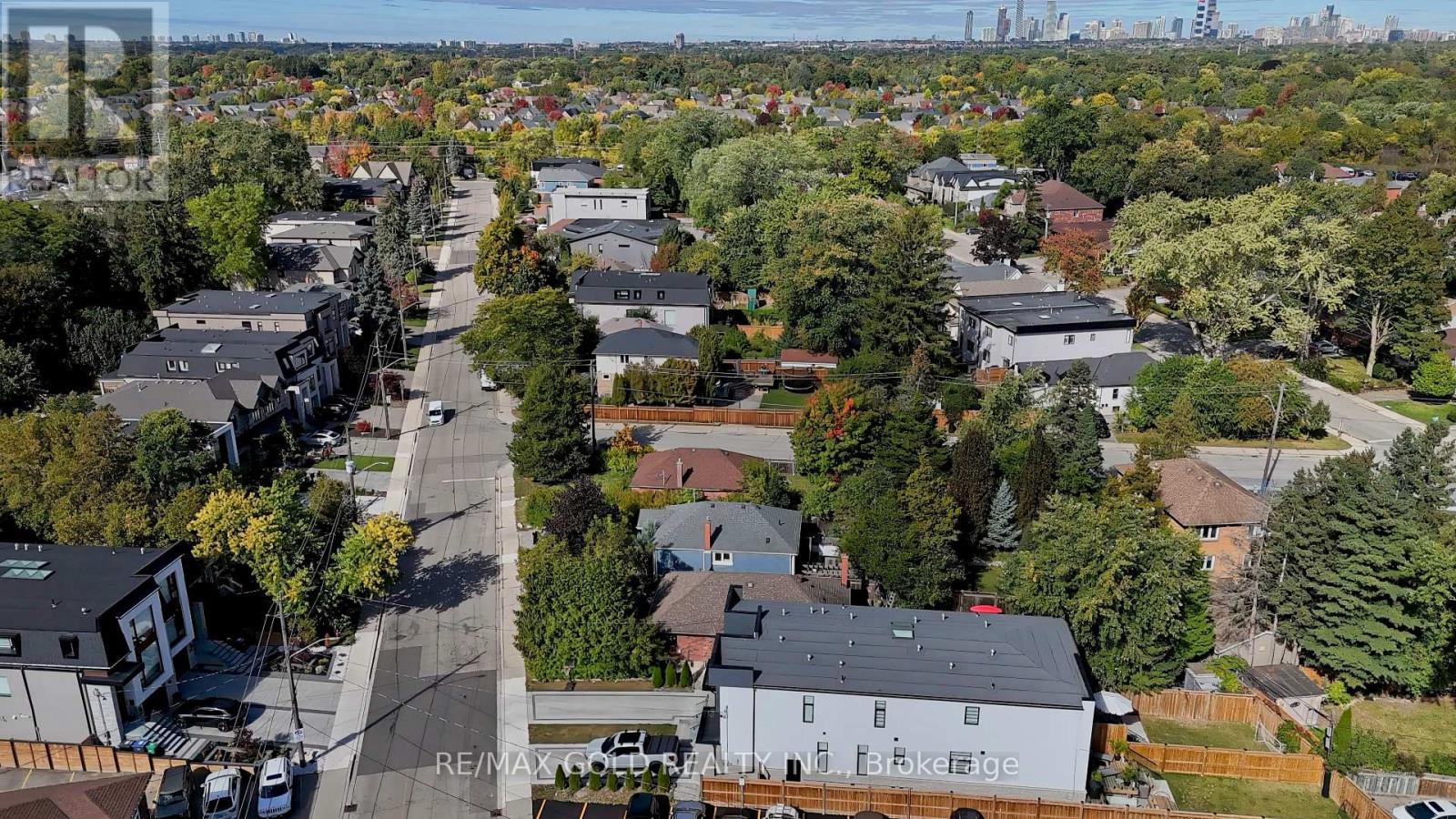 11 PINE AVENUE N - Image 36