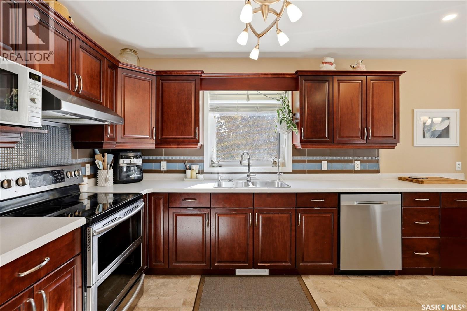 124 2nd AVENUE W, Montmartre — photo 12