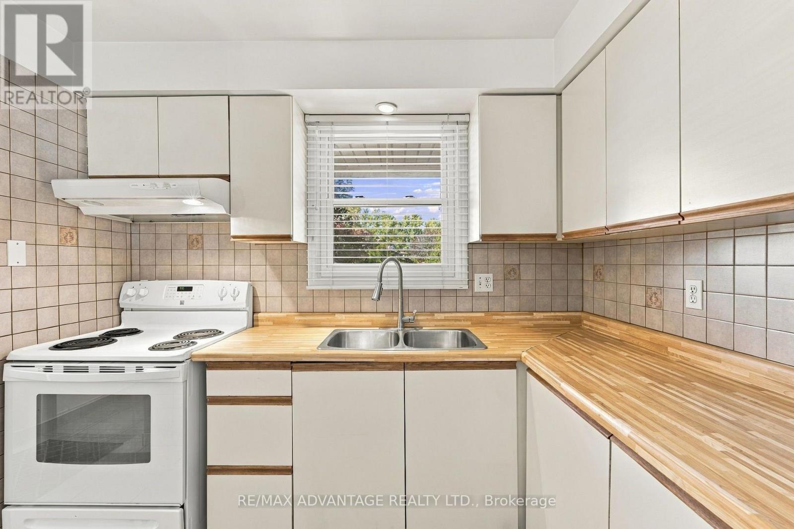 15 CHESWICK CIRCLE, London South (South X) — photo 11