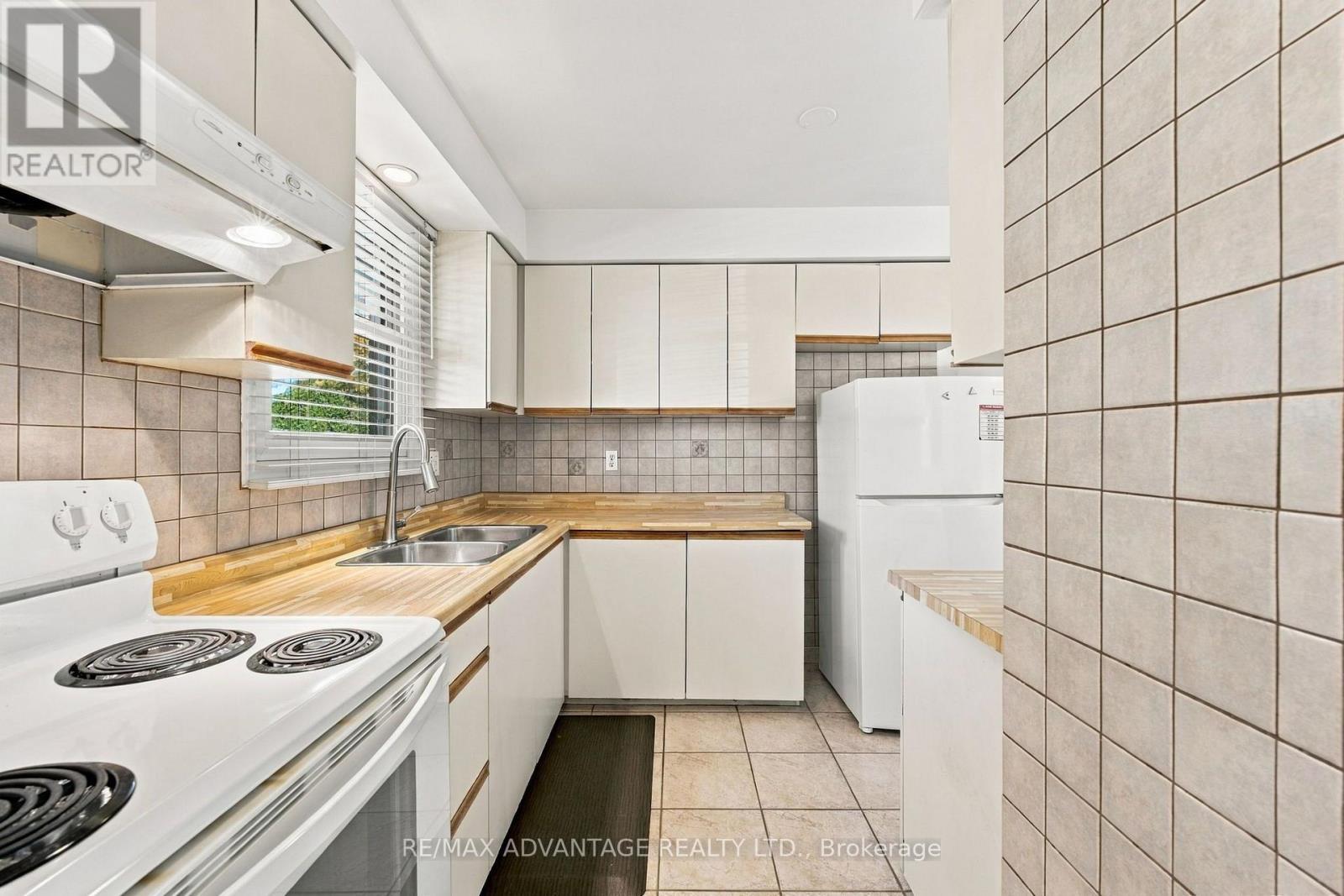 15 CHESWICK CIRCLE, London South (South X) — photo 12