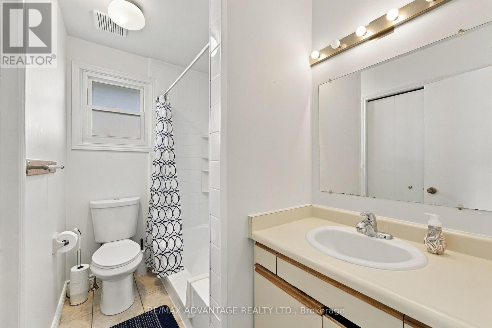15 CHESWICK CIRCLE - Image 19