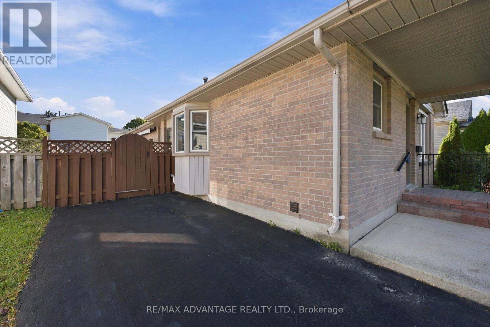 15 CHESWICK CIRCLE - Image 28