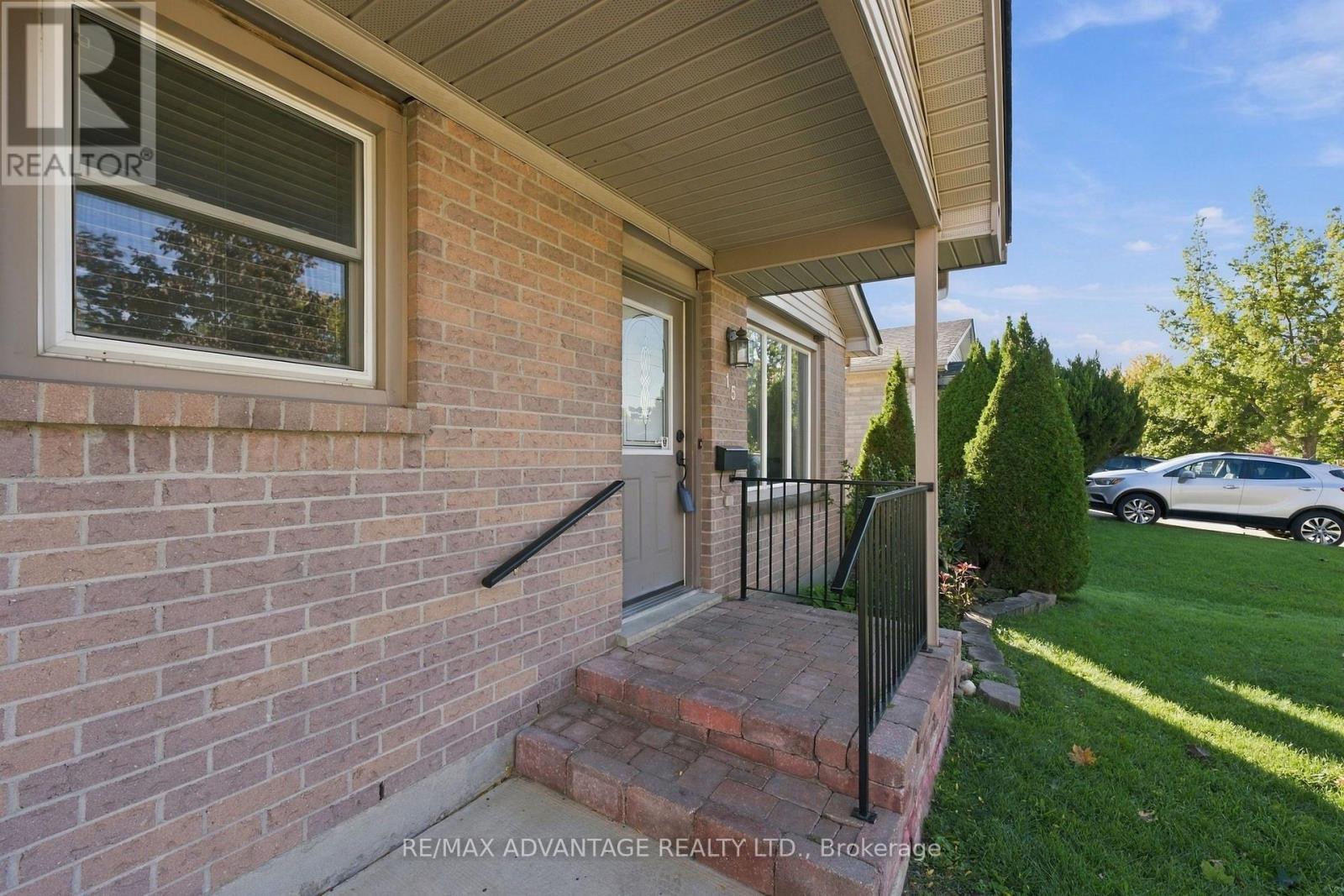 15 CHESWICK CIRCLE - 4