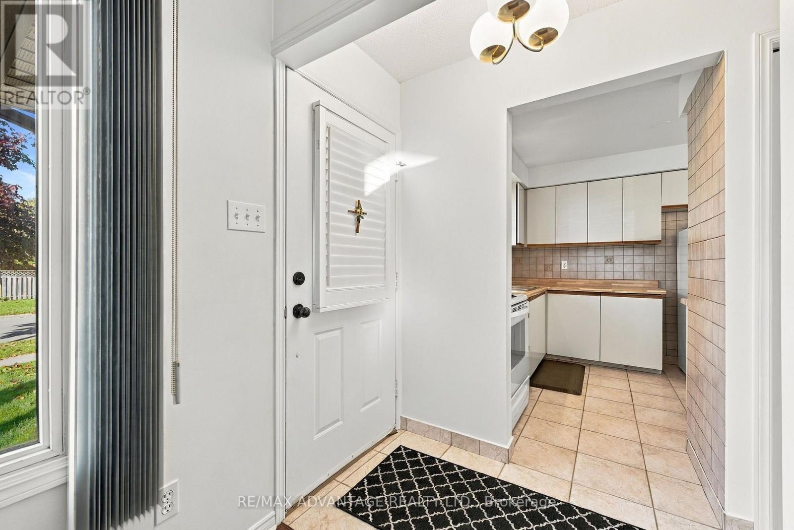 15 CHESWICK CIRCLE, London South (South X) — photo 5