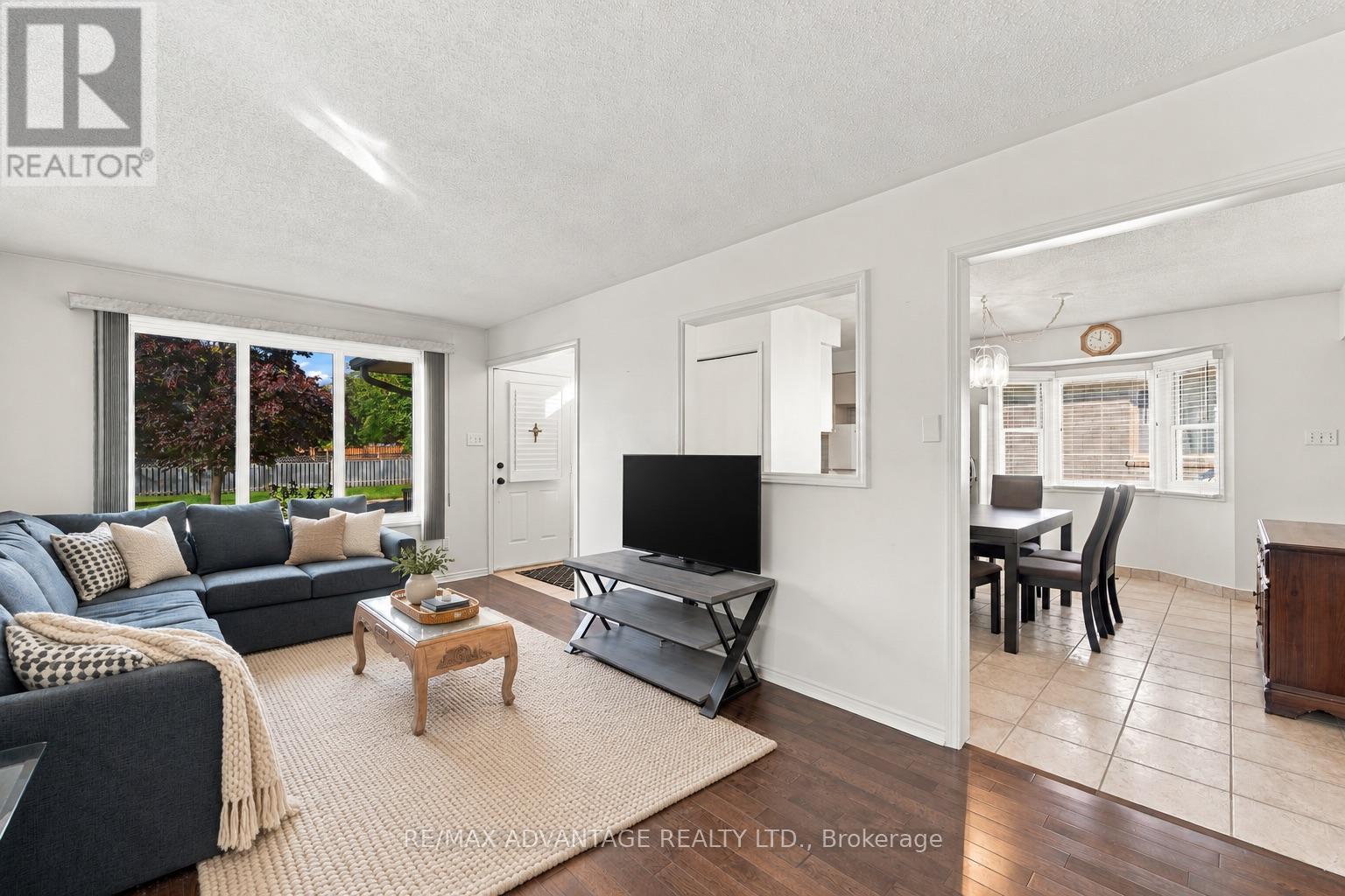 15 CHESWICK CIRCLE - 8