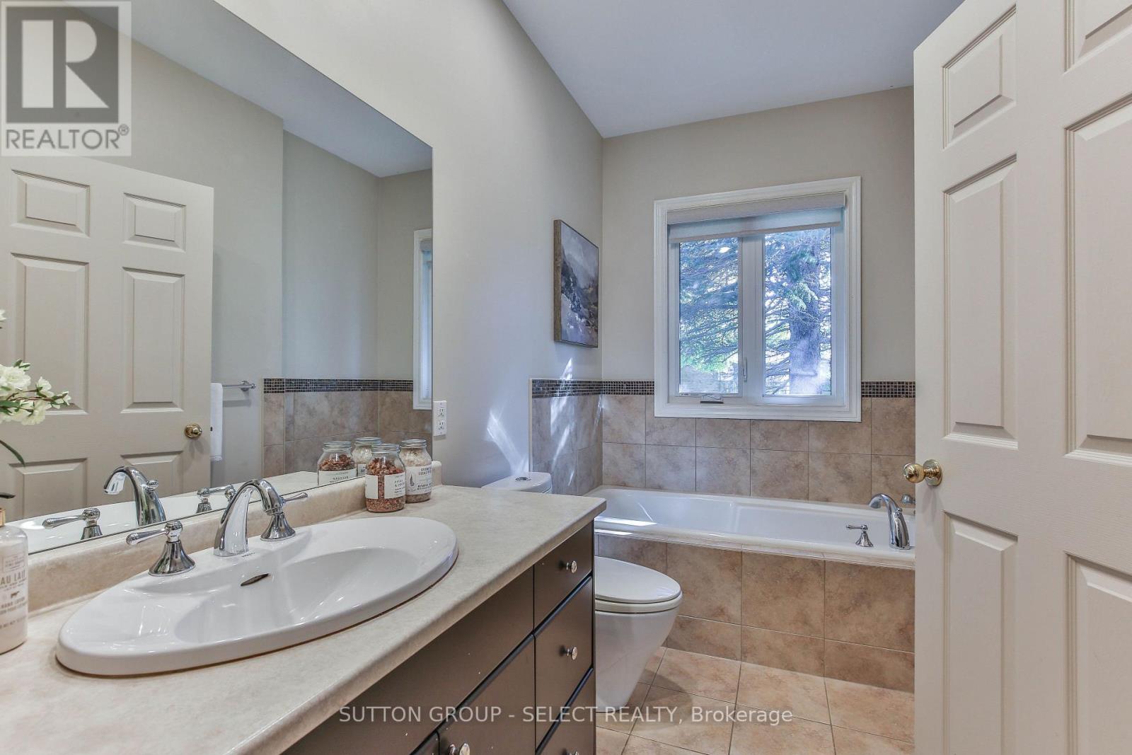 #32 30 DOON DRIVE - 27