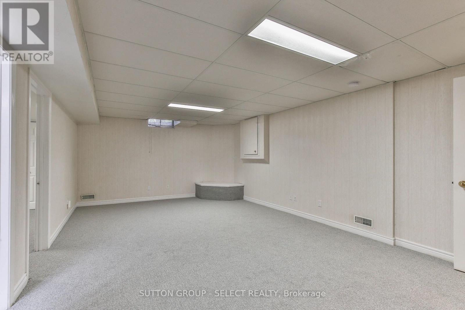 #32 30 DOON DRIVE - Image 33