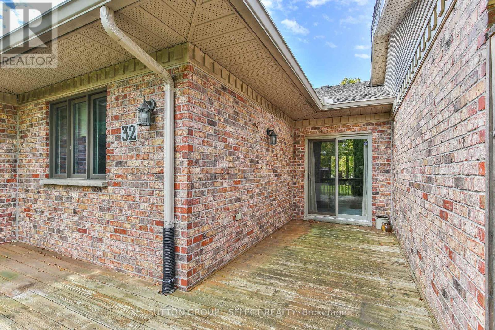 #32 30 DOON DRIVE - 46